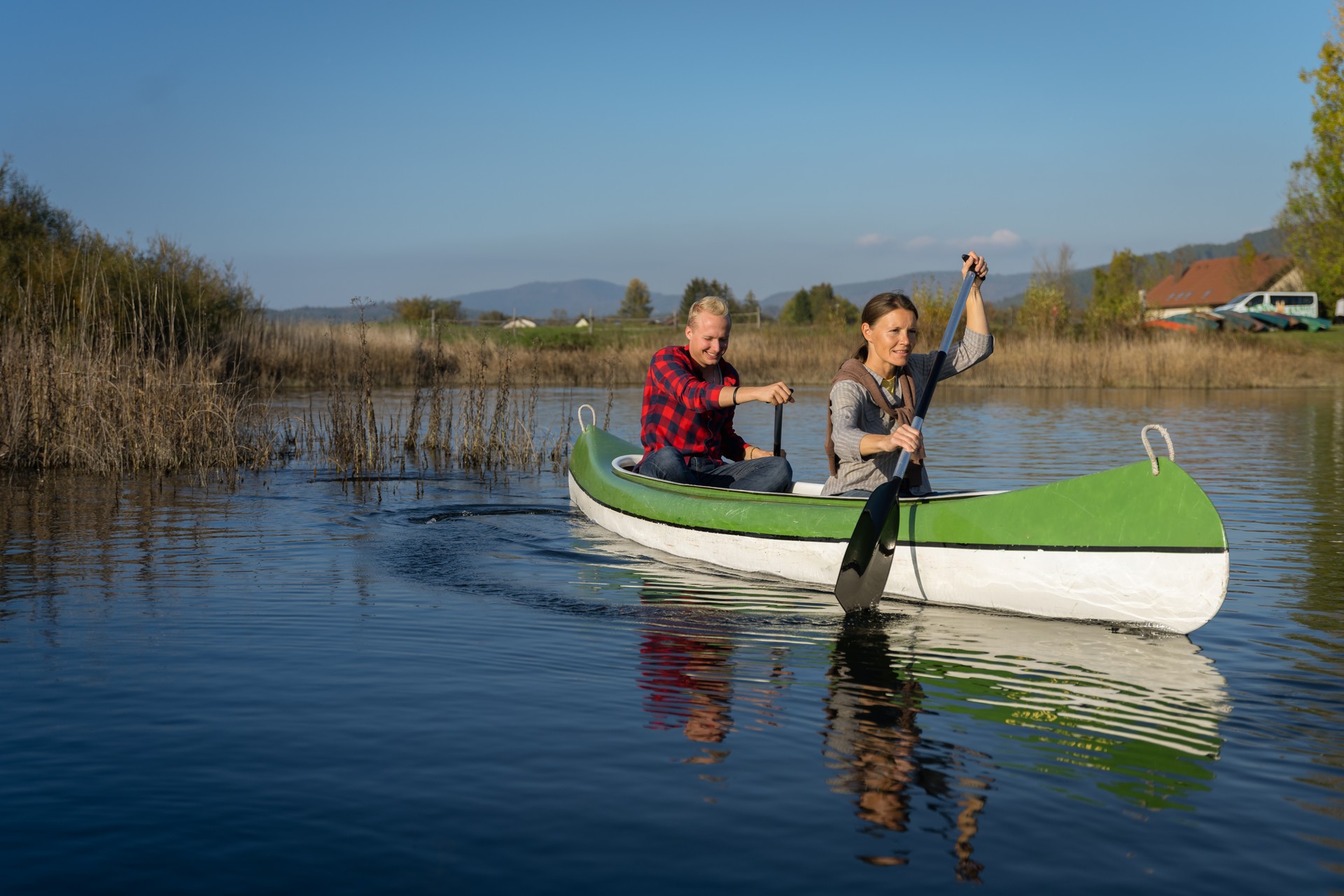 Excursions in canoes on the lake.